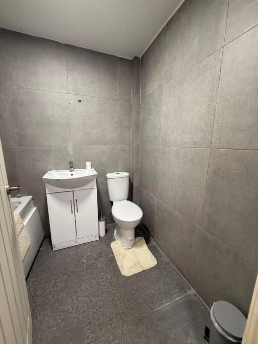 Modern 1 Bedroom - 5 Min Walk From Princess Street Eb1 Edinburgh Exterior photo